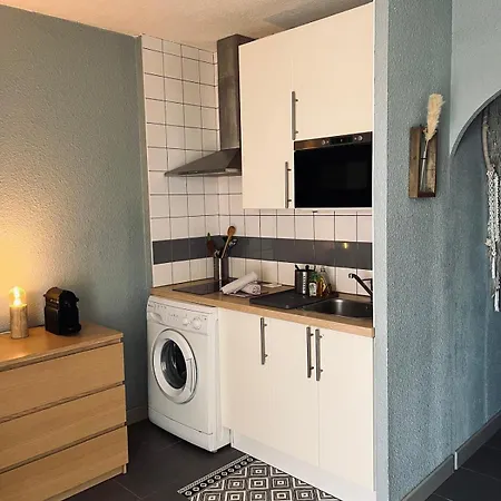 Sete, Studio Cabine,proche Mer , Clim, Wifi, Parking Prive 塞特港