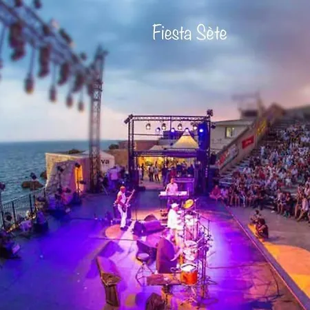 Sete, Studio Cabine,proche Mer , Clim, Wifi, Parking Prive شقة سُت