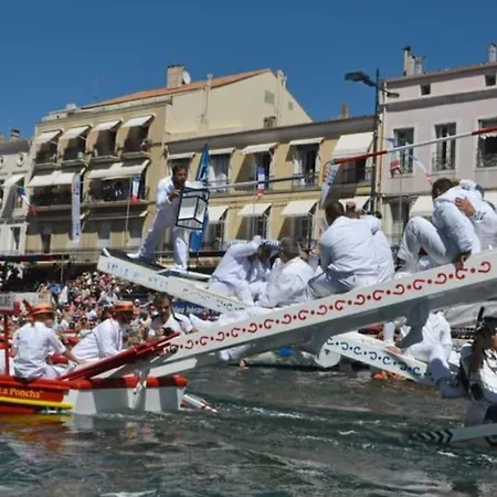 Sete, Studio Cabine,proche Mer , Clim, Wifi, Parking Prive شقة سُت