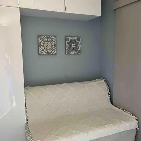 شقة Sete, Studio Cabine,proche Mer , Clim, Wifi, Parking Prive *