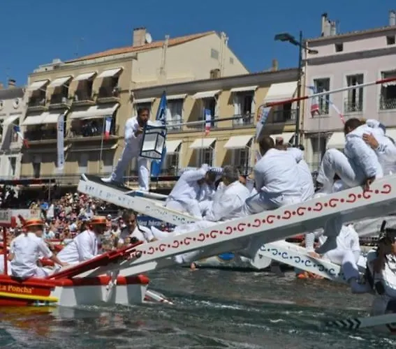 Sete, Studio Cabine,proche Mer , Clim, Wifi, Parking Prive דירה Sète