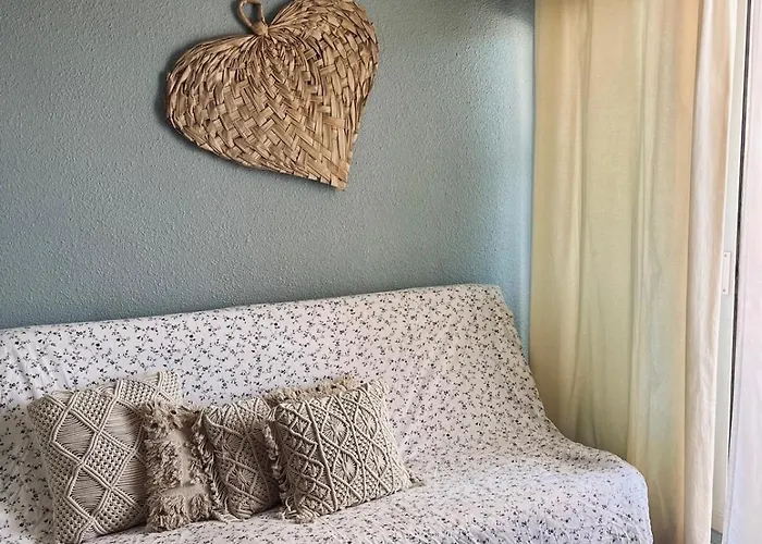 Sete, Studio Cabine,proche Mer , Clim, Wifi, Parking Prive *