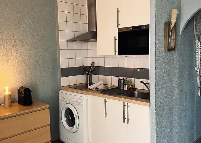 Sete, Studio Cabine,proche Mer , Clim, Wifi, Parking Prive Sète