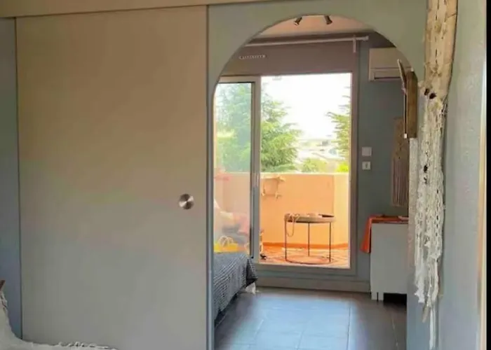 Sete, Studio Cabine,proche Mer , Clim, Wifi, Parking Prive *